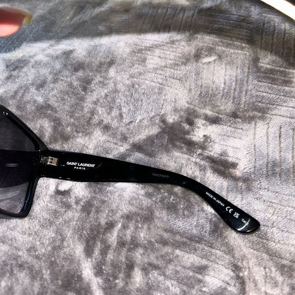 Yves Saint Laurent Sunglasses - Square SL M9 Sunglasses Black - Picture 5 of 15